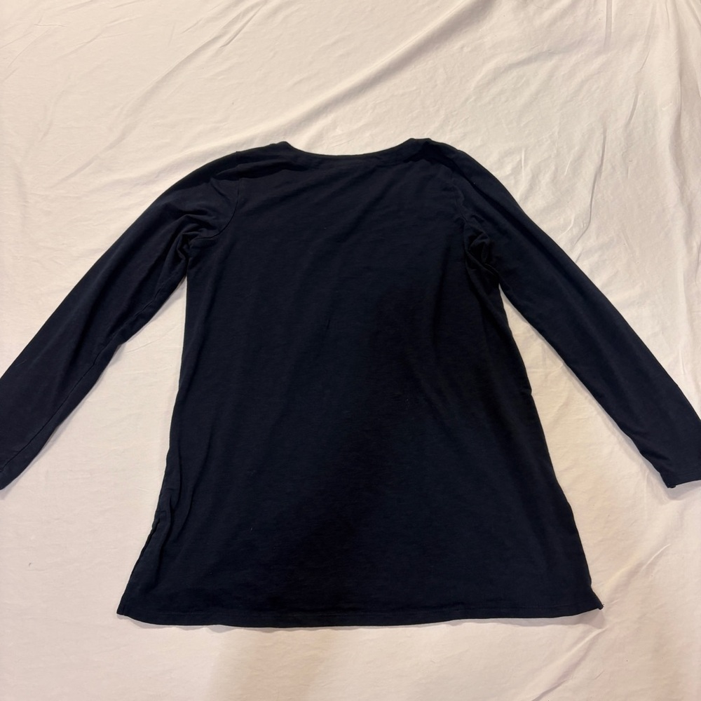 Women's Navy Long-Sleeve Button Cuff Tunic Top - Picture 3 of 4